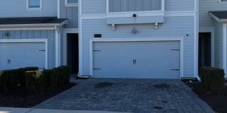 4 Beds 3.5 Baths townhouse for rent in storey lake Gallery 1
