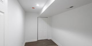 3905 8TH Street Gallery 13