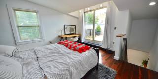 Vibrant One Bedroom Apartment in Over the Rhine Gallery 12