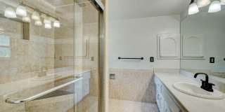 Spacious 4-Bedroom Home with Modern Amenities & Ideal Location Near Lake Hefner in OKC! Gallery 29