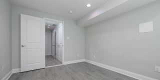 1439 N NEWKIRK Street Gallery 29