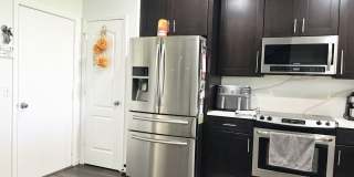 **"Modern Elegance: Fully Updated 3-Bed, 2.5-Bath Townhome with Designer Kitchen"** Gallery 9
