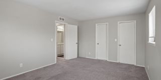 Chalet Villa Apartments Gallery 45