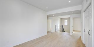 5639 Riverton Ave Gallery 14