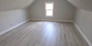 Multi Family Home 3 Bedroom and 1 Bath For Rent Gallery 11