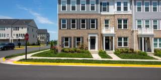 4-Level Potomac Shores Townhome | Rooftop Terrace + Resort-Style Amenities 4-Level Potomac Shores Townhome | Rooftop Terrace + Resort-Style Amenities Gallery 1