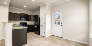 AVAILABLE NOW! Nice 3 bedroom townhouse located in Northeast San Antonio! Gallery 6