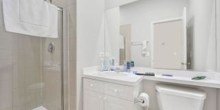 1512 N Wood St Gallery 4