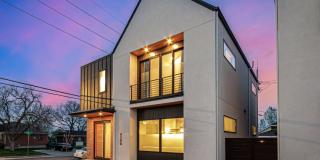 LUX 3BD, 4BA Sunnyside Home with Office and 2-Car Garage Gallery 31
