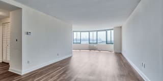 Windsor at Mariners Gallery 25