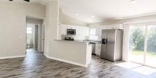 Nice 3 Bedroom 2 Bath Fenced in yard! Gallery 3