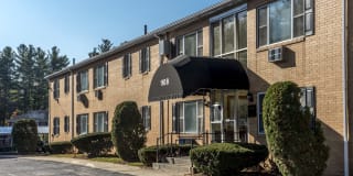 Clovelly Apartments Gallery 3