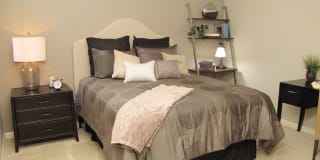 Pinnacle at Galleria Luxury Apartments Gallery 23