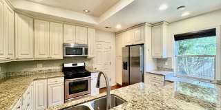 Beautiful 4 Bed/2.5 Bath Home in Lynnwood – Great Location & Spacious Layout Gallery 7