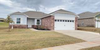 3 Bedroom 2 Bathroom 2 Car Garage Home in Oakdale School District Gallery 1