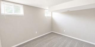 Spacious 3 Bed, 2 Bath Split-Level Duplex with Garage in Lee's Summit! Gallery 12