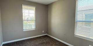 Beautiful Newer 4 Bedroom 3 Bathroom Anthem at Merrill Ranch Home! Gallery 7