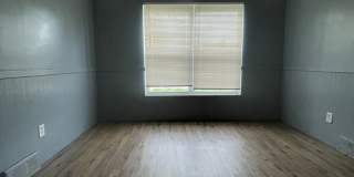 Beautifully Updated 3-Bedroom Bungalow-Ready for Move-In Gallery 8