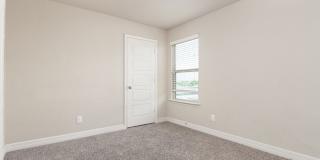 660 Community Dr Gallery 11