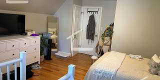 Modern Brighton 4-bed/2-bath with Deck Gallery 24