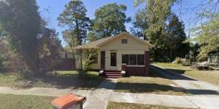 1710 SE Elm Street Gallery 1