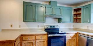 3 Bedroom/2.5 bathroom townhouse centrally located Oak Harbor Gallery 4