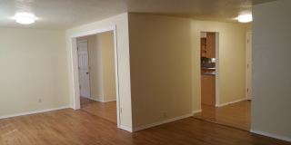 Beautiful 3 Bedroom, 2 bathroom House in Great Quiet Neighborhood. Gallery 14