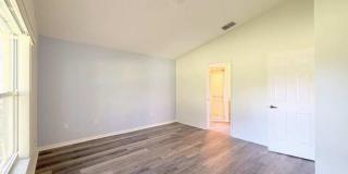 240 Center Oak Circle Gallery 27