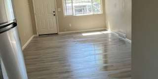 Charming 2BR Duplex in Aurora Gallery 4