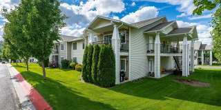 Modern 2 Bed, 1 Bath Condo near Dishman Hills! Gallery 22