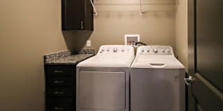 Lincoln Summit Falls Apartments & Townhomes Gallery 31