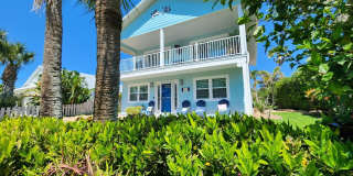 Beautiful 3 Bedroom 3 Bath Beachside Home Gallery 1