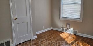 1618 S 50th St Gallery 15