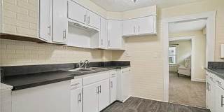 Spacious 3 Bed, 2 Bath Home with 1-Car Garage Near Downtown Kansas City Gallery 4