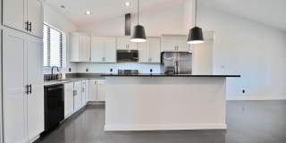 1495 Oxbow Gallery 30