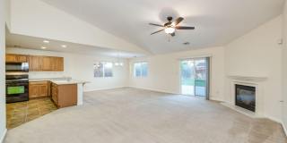 Clean and neat 4 bedroom, 2 bathroom single story in the Fancher Creek area 93727 Gallery 4