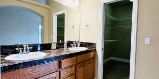 Stunning Executive 4 Bedroom 2 Bath Home in Northwest Loveland - 3-Car Garage! Gallery 23