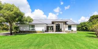 11173 Manatee Gallery 48