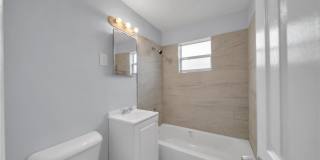 1527 Gardenia Avenue Gallery 22