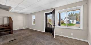 $1450 4 Bedrooms Gallery 3