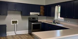 4011 Creswell Street Gallery 1