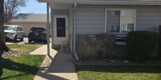 Cute end unit townhome 3-bedroom 2 baths in Thornton. Gallery 3
