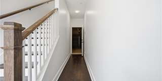 211 Bass Street SW Gallery 7