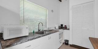 1044 SW 13th Ct Gallery 13