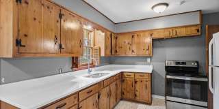 Charming 3-Bedroom Home with Fenced Yard – Convenient Location! Charming 3-Bedroom Home with Fenced Yard – Convenient Location! Gallery 6