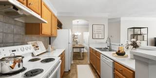 Lakeside at Town Center Apartments Gallery 17