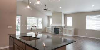 Elegant and Pristine Post Falls Home Gallery 14
