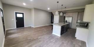 Room in 4 Bedroom Home at Athens Ave Gallery 19