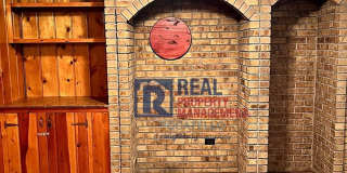 4 bedroom 2 bath - 1 Car Detached Garage - Small dog negotiable Gallery 19