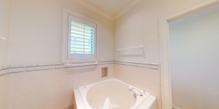 Spacious 4-bedroom 4.5 bath Home in a Gated Complex Gallery 59
